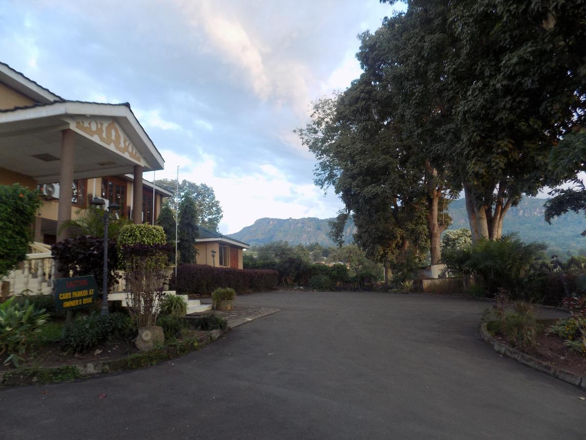 Kayegi Hotel ムバレ エクステリア 写真
